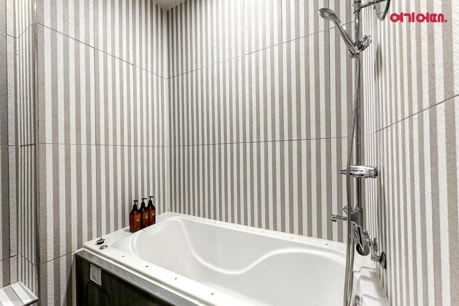 יונגין Hotel Yaja Terminal Branch מראה חיצוני תמונה